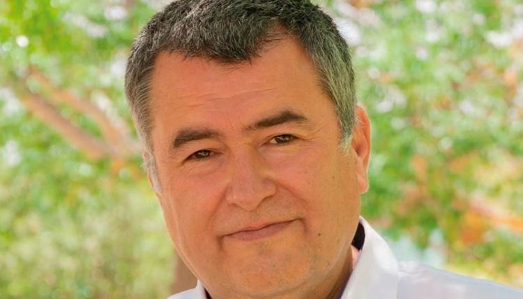 Eduardo León